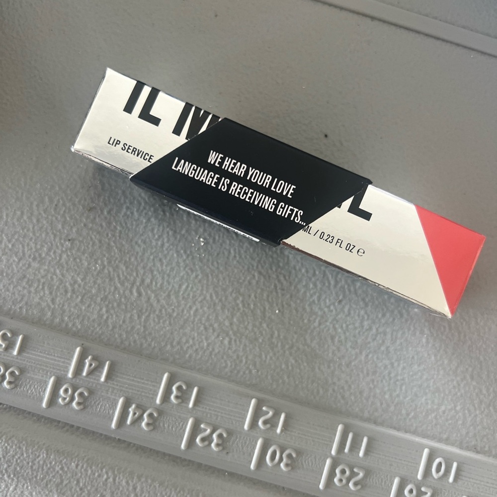 IL MAKIAGE Lip Service "PDA 574"